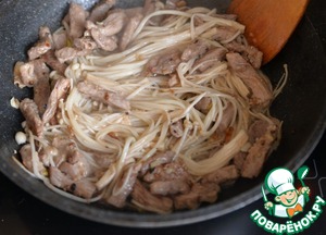 Индейка с грибами эноки Индейка с грибами эноки