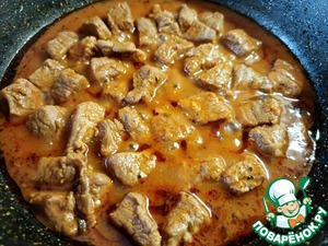 Индейка со сладким перцем и вином