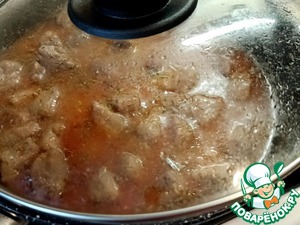 Индейка со сладким перцем и вином