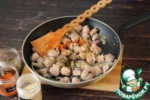 Индейка, тушеная в яблочно-томатном соусе Индейка, тушеная в яблочно-томатном соусе