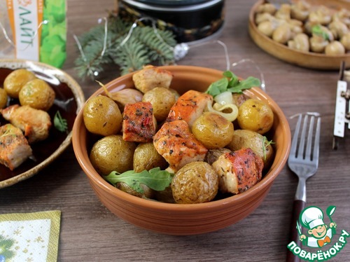 Индейка запеченная с картошкой бэби Индейка запеченная с картошкой бэби