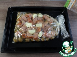 Индейка запеченная с картошкой бэби Индейка запеченная с картошкой бэби