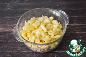 Классический "Зимний" салат с варёной колбасой