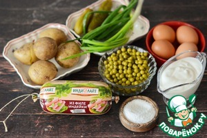 Классический "Зимний" салат с варёной колбасой