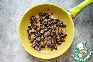 Купаты с грибами в соусе