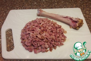 Новогодний салат с варено копченой индейкой Новогодний салат с варено копченой индейкой