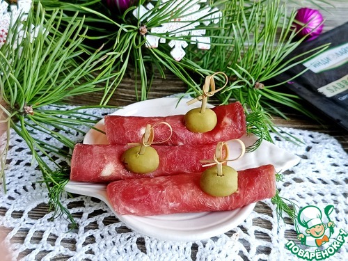 Острые рулетики из сыровяленой индейки Острые рулетики из сыровяленой индейки