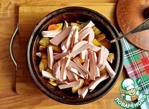 Овощное ассорти на кеци с колбасой Овощное ассорти на кеци с колбасой