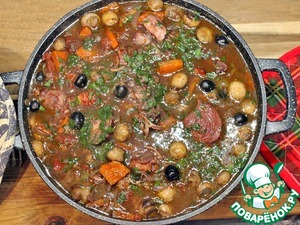 Петух по-бургундски ( «Coq au vin») Петух по-бургундски ( «Coq au vin»)