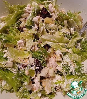 Салат из курицы с ананасом и вяленой сливой