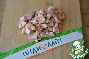 Салат с копчёной индейкой и пекинской капустой