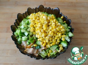 Салат с копчёной индейкой и пекинской капустой