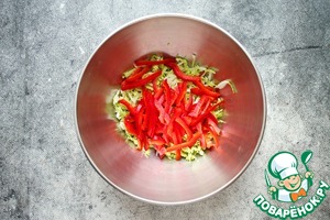 Салат с жаренными сосисками Салат с жаренными сосисками