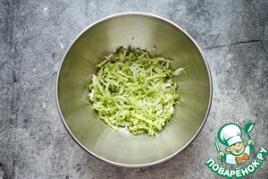 Салат с жаренными сосисками Салат с жаренными сосисками