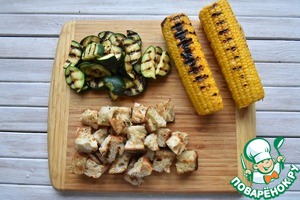 Салат с жареной индейкой и томатной заправкой Салат с жареной индейкой и томатной заправкой