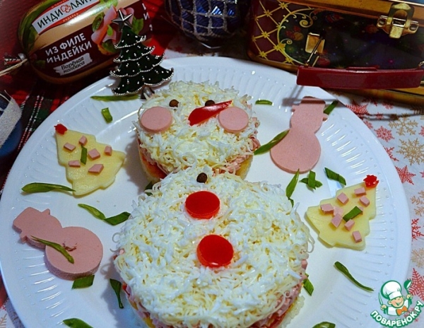 Салат слоёный "Снеговик" Салат слоёный "Снеговик"