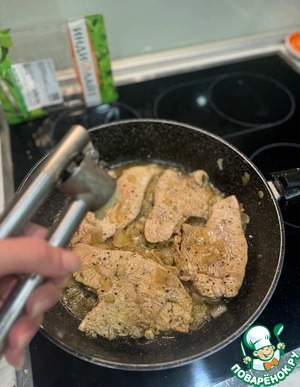 Шницель в сливочном соусе Шницель в сливочном соусе