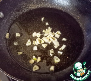 Спагетти с тофу, чесноком и лимоном