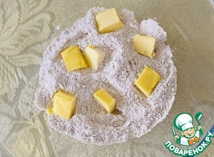 Сконы из цельнозерновой муки со сливой Сконы из цельнозерновой муки со сливой