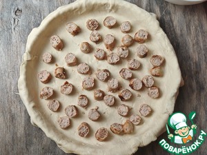 Пирог с колбасками и творожным сыром Пирог с колбасками и творожным сыром