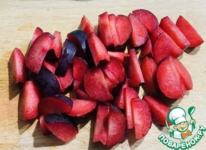 Сконы из цельнозерновой муки со сливой Сконы из цельнозерновой муки со сливой