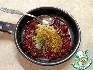 Буженина "Инди" с клюквенно-горчичным соусом