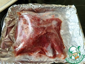 Буженина "Инди" с клюквенно-горчичным соусом