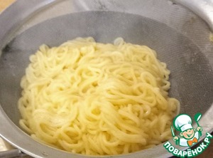 Лапша с яйцом в томатном соусе Лапша с яйцом в томатном соусе