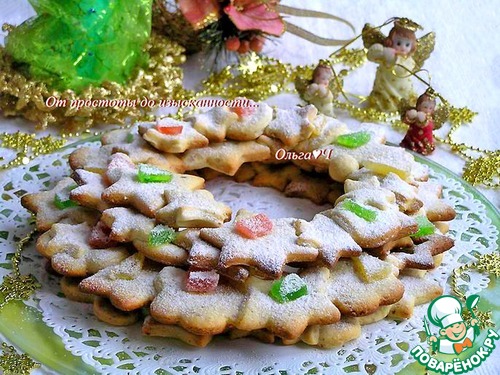 Миндальный рождественский венок Миндальный рождественский венок