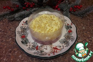 Новогодний салат с ананасами и индейкой