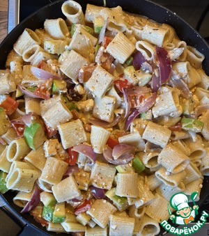 Паста с овощами и фетой из духовки
