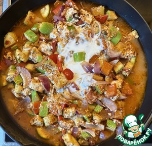 Паста с овощами и фетой из духовки