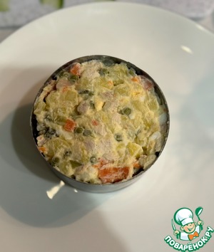 Рождественский салат Оливье