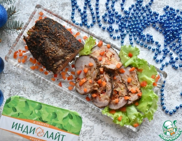 Рулет из индейки с беконом Рулет из индейки с беконом