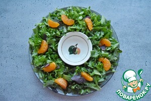 Салат венок с сыровяленой индейкой Салат венок с сыровяленой индейкой