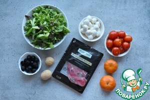 Салат венок с сыровяленой индейкой Салат венок с сыровяленой индейкой