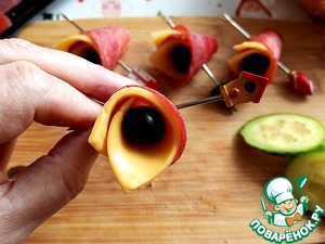 Закуска из сыровяленой индейки