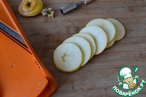 Закусочный мильфей из яблок с печенью Закусочный мильфей из яблок с печенью