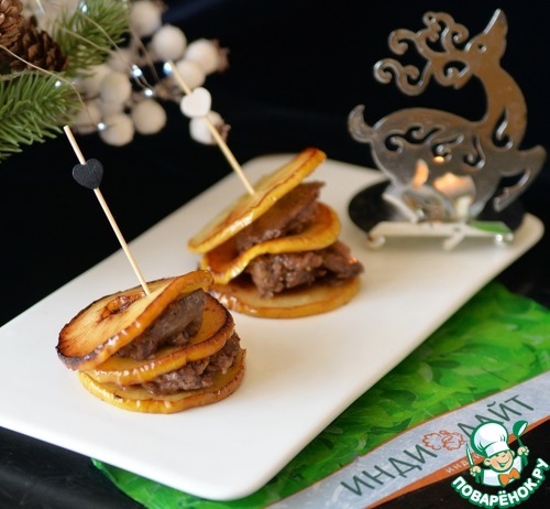 Закусочный мильфей из яблок с печенью Закусочный мильфей из яблок с печенью