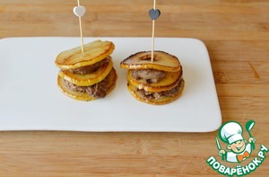 Закусочный мильфей из яблок с печенью Закусочный мильфей из яблок с печенью