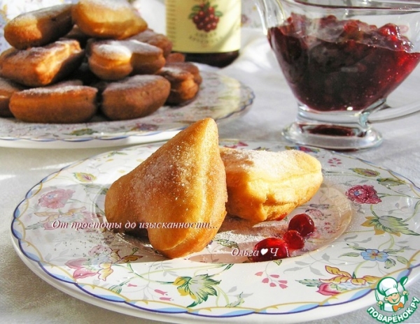 Пончики с брусникой