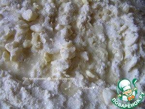 Мясной пирог с рисом, луком, яблоками