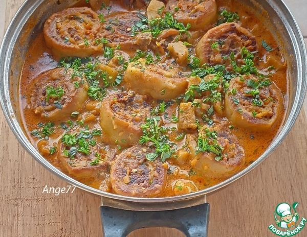 Ленивые пельмени в томатно-сметанном соусе