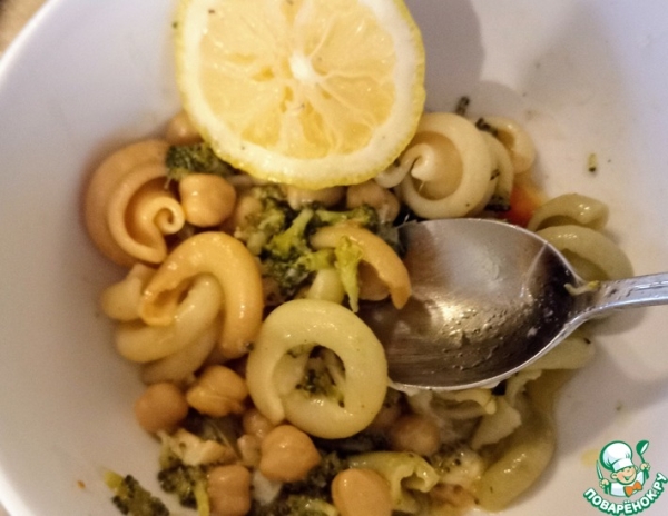 Паста с брокколи и мисо