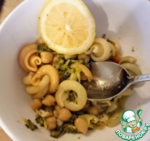 Паста с брокколи и мисо