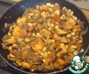 Шиитаке с сыром панир и арахисом Шиитаке с сыром панир и арахисом