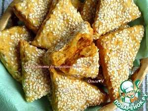 Сырное печенье с паприкой и кунжутом