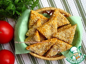 Сырное печенье с паприкой и кунжутом