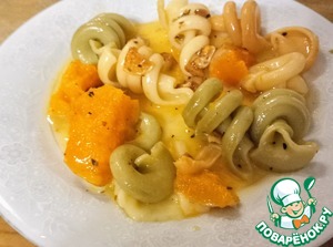 Тыквенное "карбонара" с хрустящим чесноком