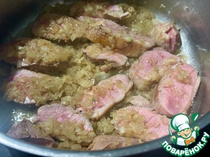 Утиная грудка в капусте